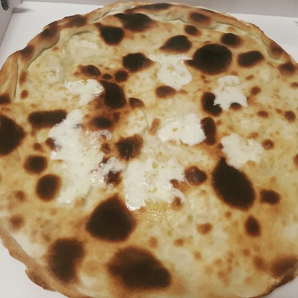Focaccia al formaggio tipo Recco